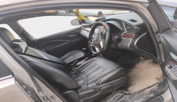2018 Toyota Innova Crysta 2.4 G 8 STR, Diesel, Manual, 1,68,594 km, interior