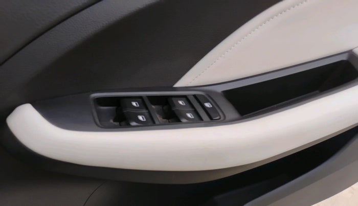 2022 MG ASTOR SMART EX 1.5 MT, Petrol, Manual, 17,724 km, interior