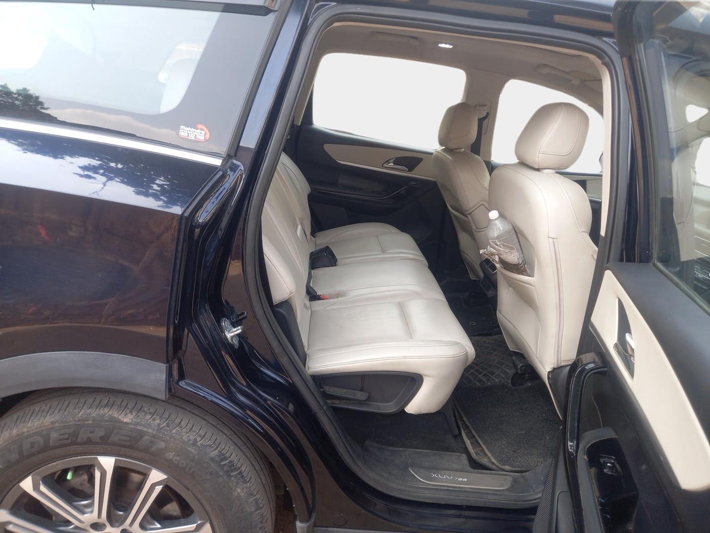 2022 Mahindra XUV700 AX 7 LUXURY P AT 7 STR, Petrol, Automatic, 48,638 km, interior