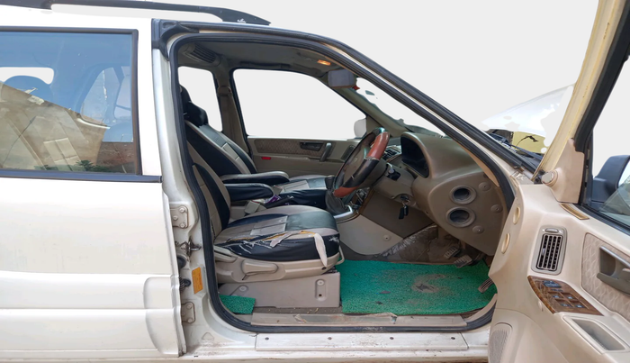 2012 Tata Safari 4X2 EX DICOR, Diesel, Manual, 2,21,921 km, interior