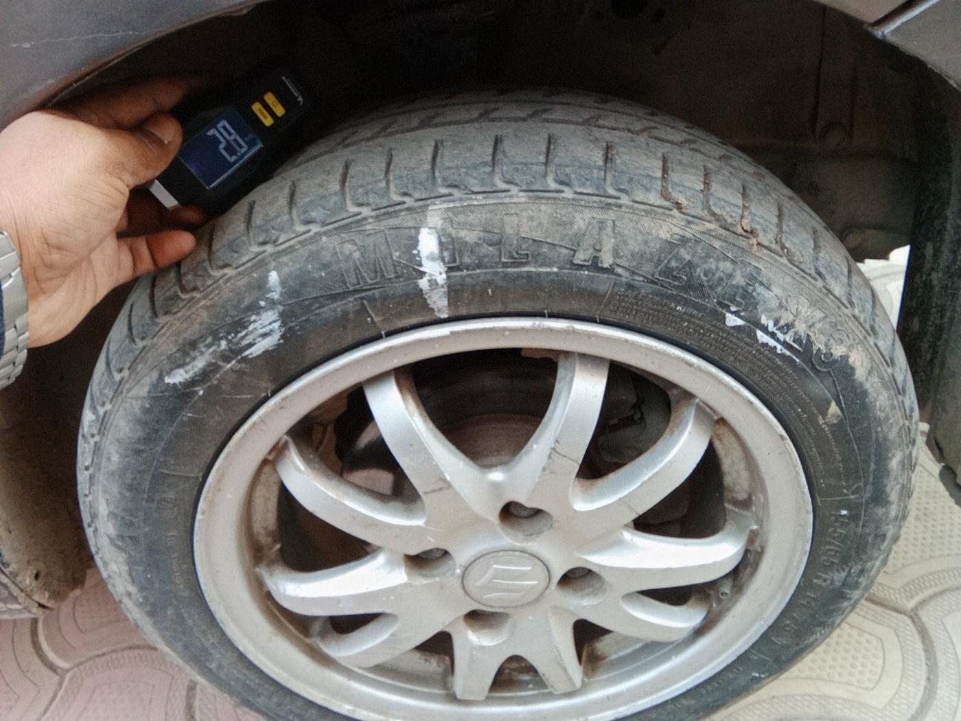 2012 Maruti Wagon R 1.0 VXI, Petrol, Manual, 52,018 km, tyre