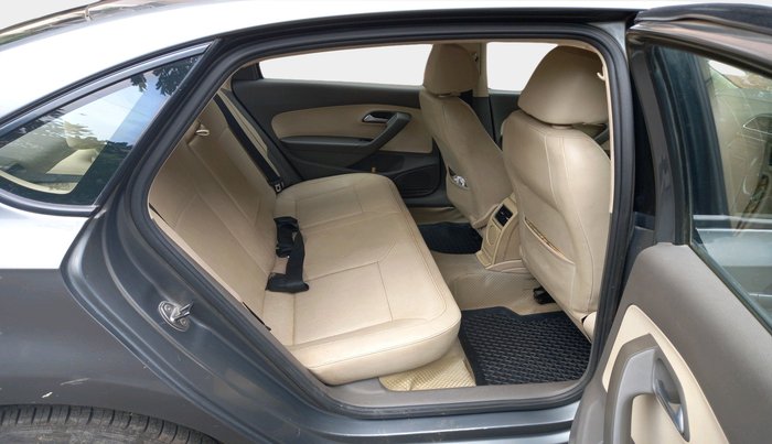 2013 Volkswagen Vento HIGHLINE DIESEL 1.6, Diesel, Manual, 1,45,899 km, interior