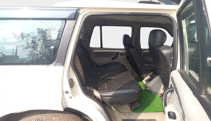 2016 Mahindra Scorpio S10, Diesel, Manual, 1,32,019 km, interior