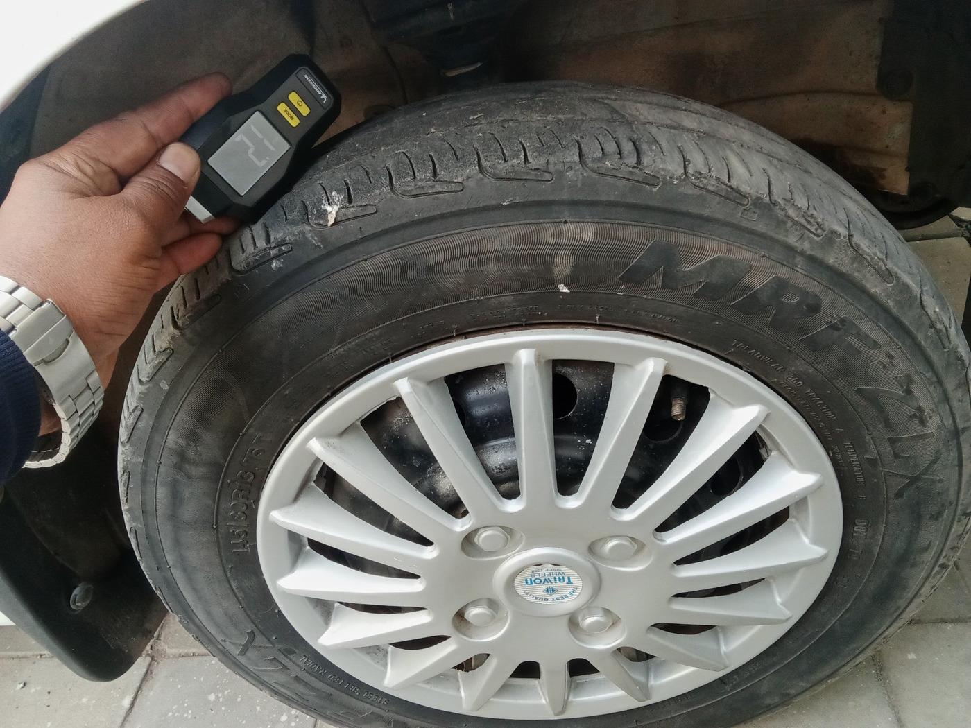 2014 Maruti Wagon R 1.0 LXI, Petrol, Manual, 50,979 km, tyre