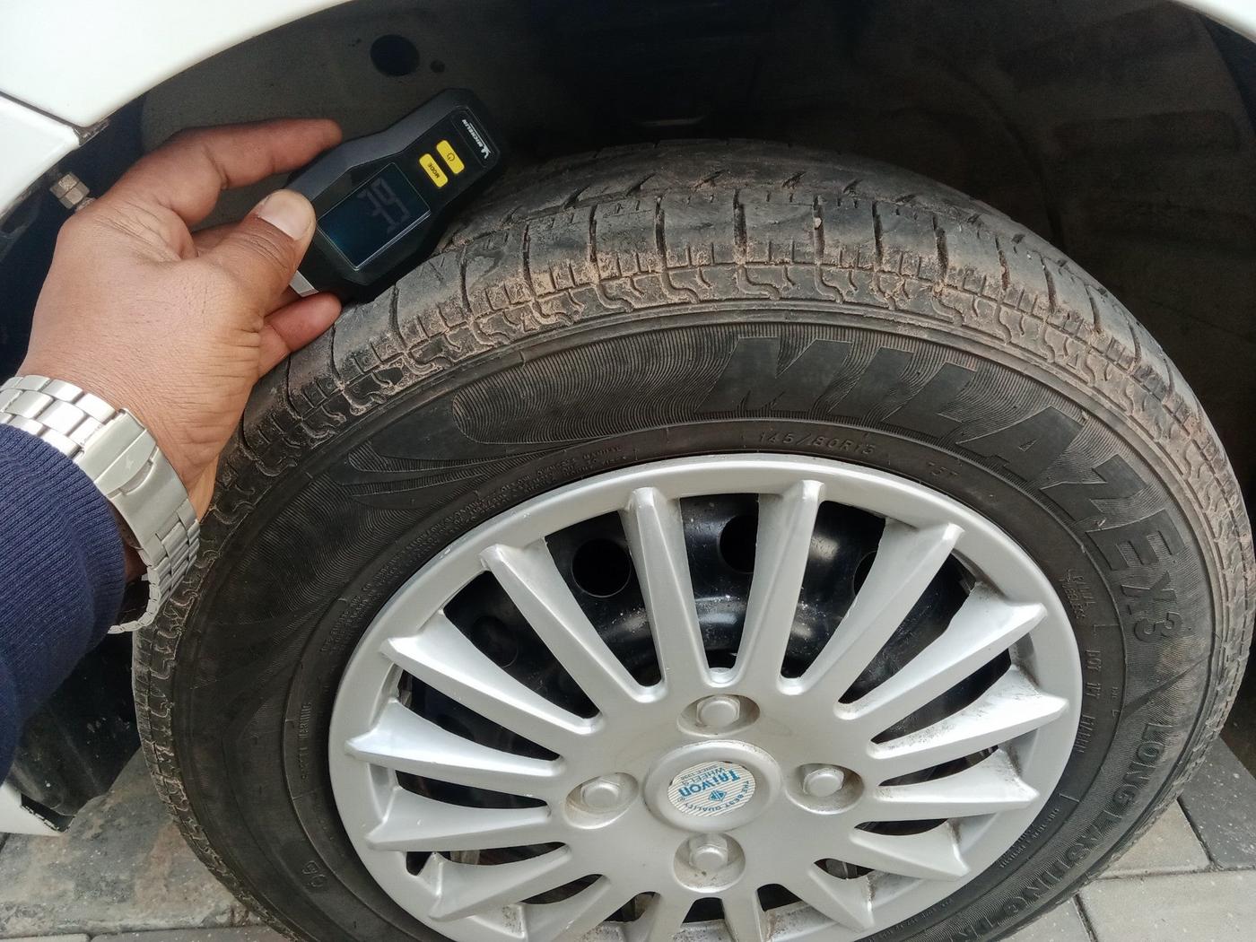 2014 Maruti Wagon R 1.0 LXI, Petrol, Manual, 50,979 km, tyre