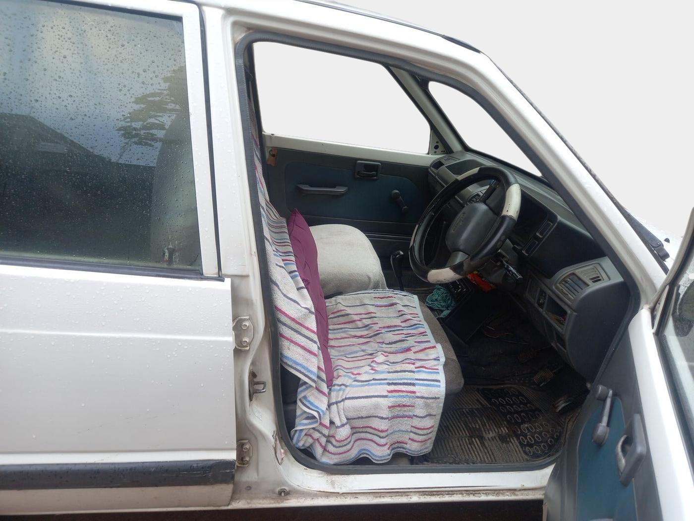 2010 Maruti 800 STD, Petrol, Manual, 1,68,164 km, interior