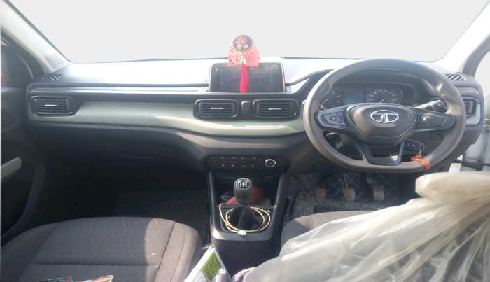 2023 Tata PUNCH ADVENTURE MT, Petrol, Manual, 17,874 km, interior