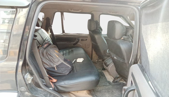 2014 Mahindra Scorpio VLX 2WD AIRBAG BS-III, Diesel, Manual, 1,22,781 km, interior