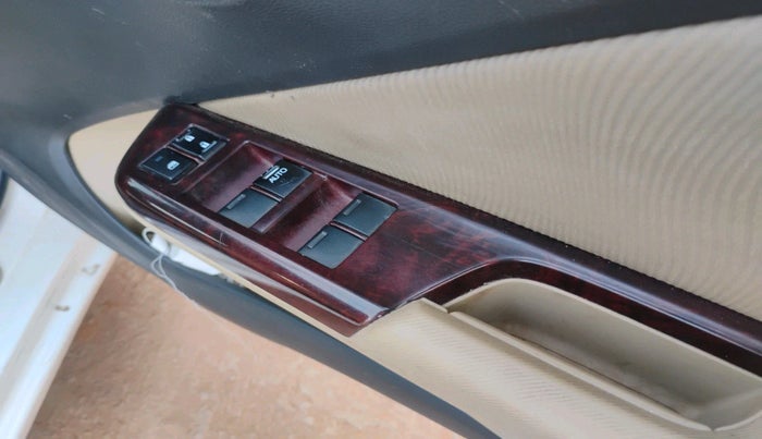 2014 Honda City 1.5L I-DTEC V, Diesel, Manual, 1,66,184 km, interior