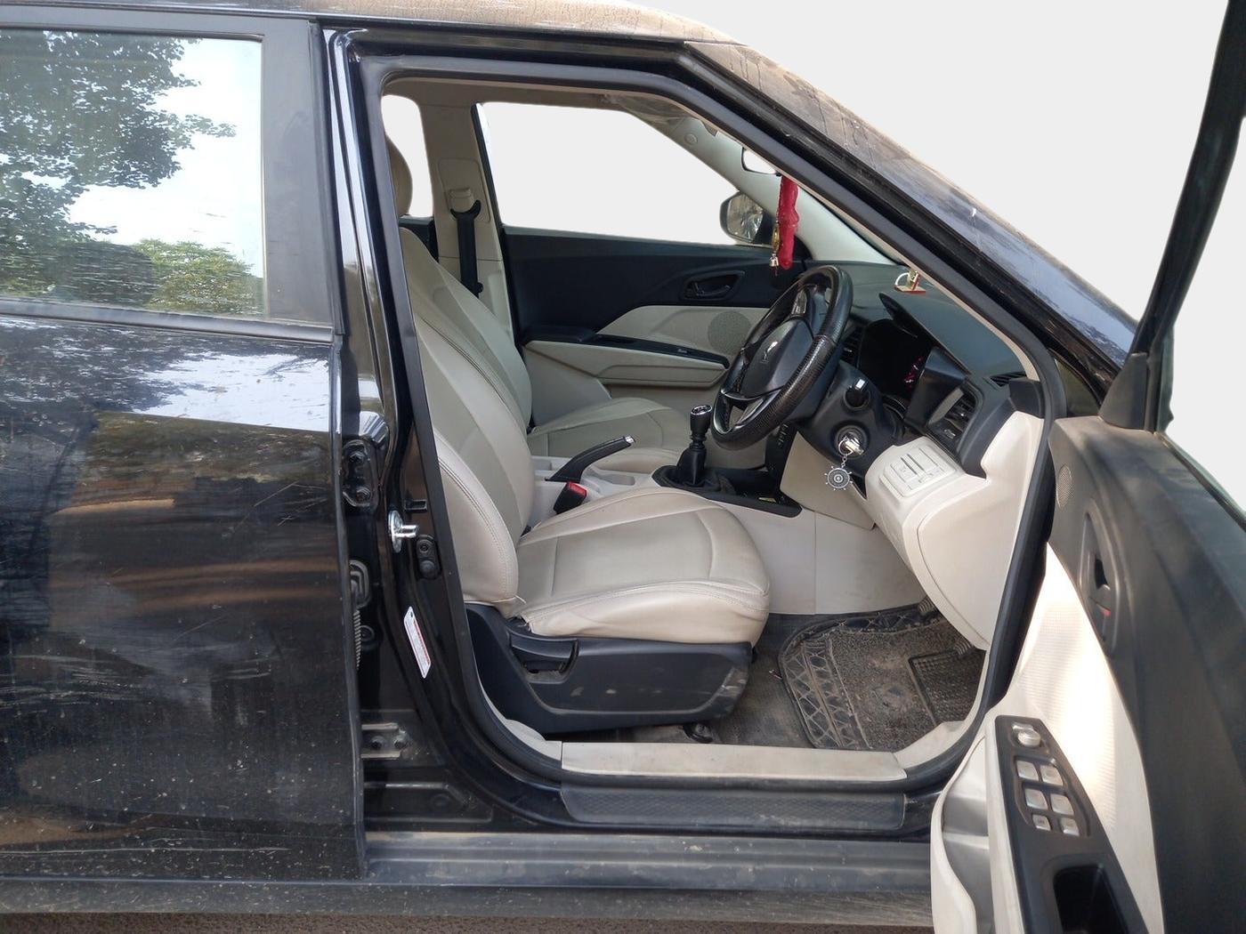 2023 Mahindra XUV300 W6 1.5 Sunroof Diesel, Diesel, Manual, 46,240 km, interior