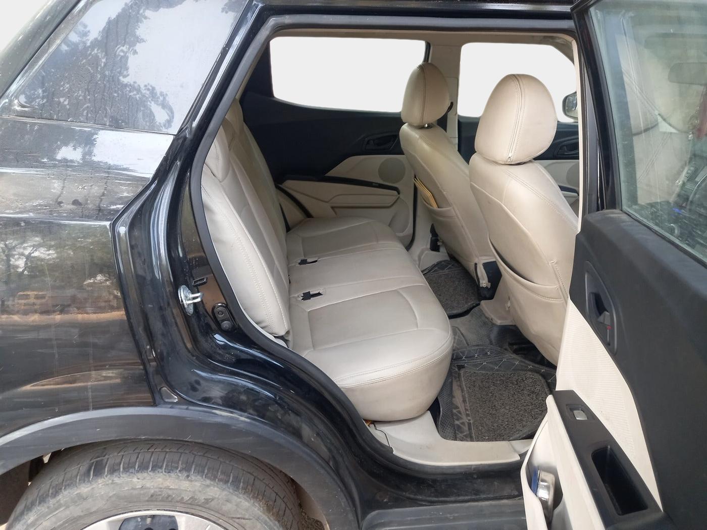 2023 Mahindra XUV300 W6 1.5 Sunroof Diesel, Diesel, Manual, 46,240 km, interior