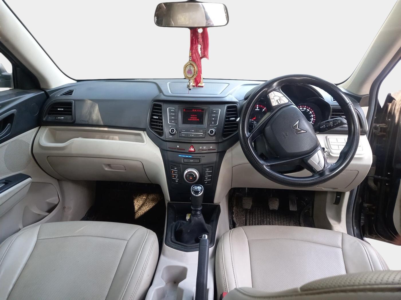 2023 Mahindra XUV300 W6 1.5 Sunroof Diesel, Diesel, Manual, 46,240 km, interior