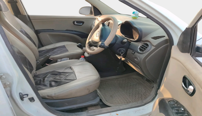 2011 Hyundai i10 MAGNA 1.1, Petrol, Manual, 1,89,398 km, interior