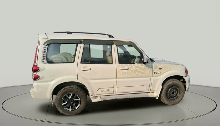 2013 Mahindra Scorpio SLE BS-III, Diesel, Manual, 97,344 km, exterior
