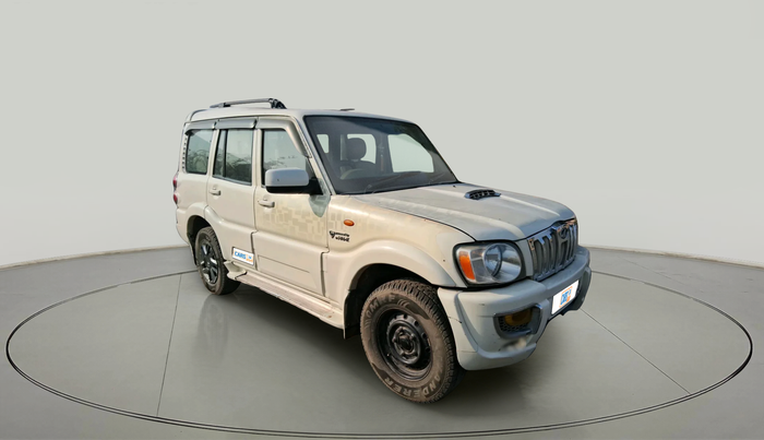 2013 Mahindra Scorpio SLE BS-III, Diesel, Manual, 97,344 km, exterior