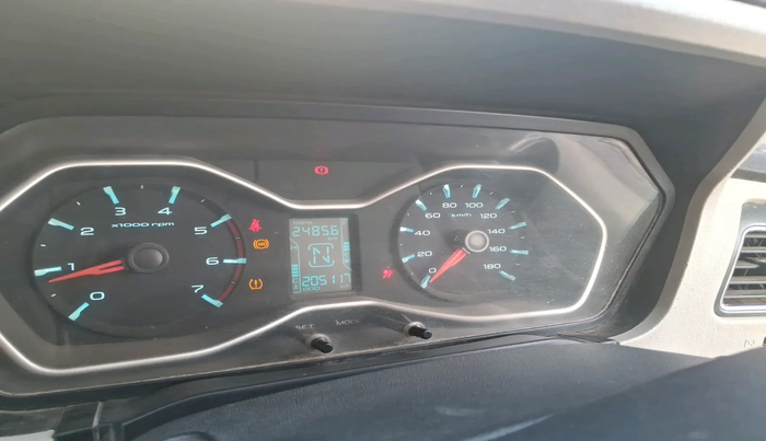 2019 Mahindra Scorpio S11 2WD, Diesel, Manual, 2,05,117 km, interior