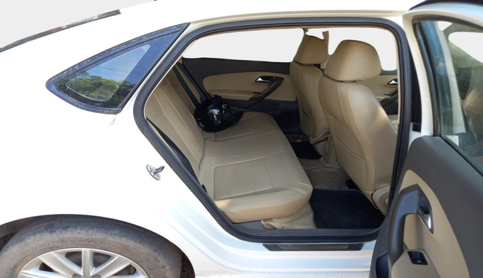 2016 Volkswagen Vento HIGHLINE 1.5 AT, Diesel, Automatic, 1,91,101 km, interior