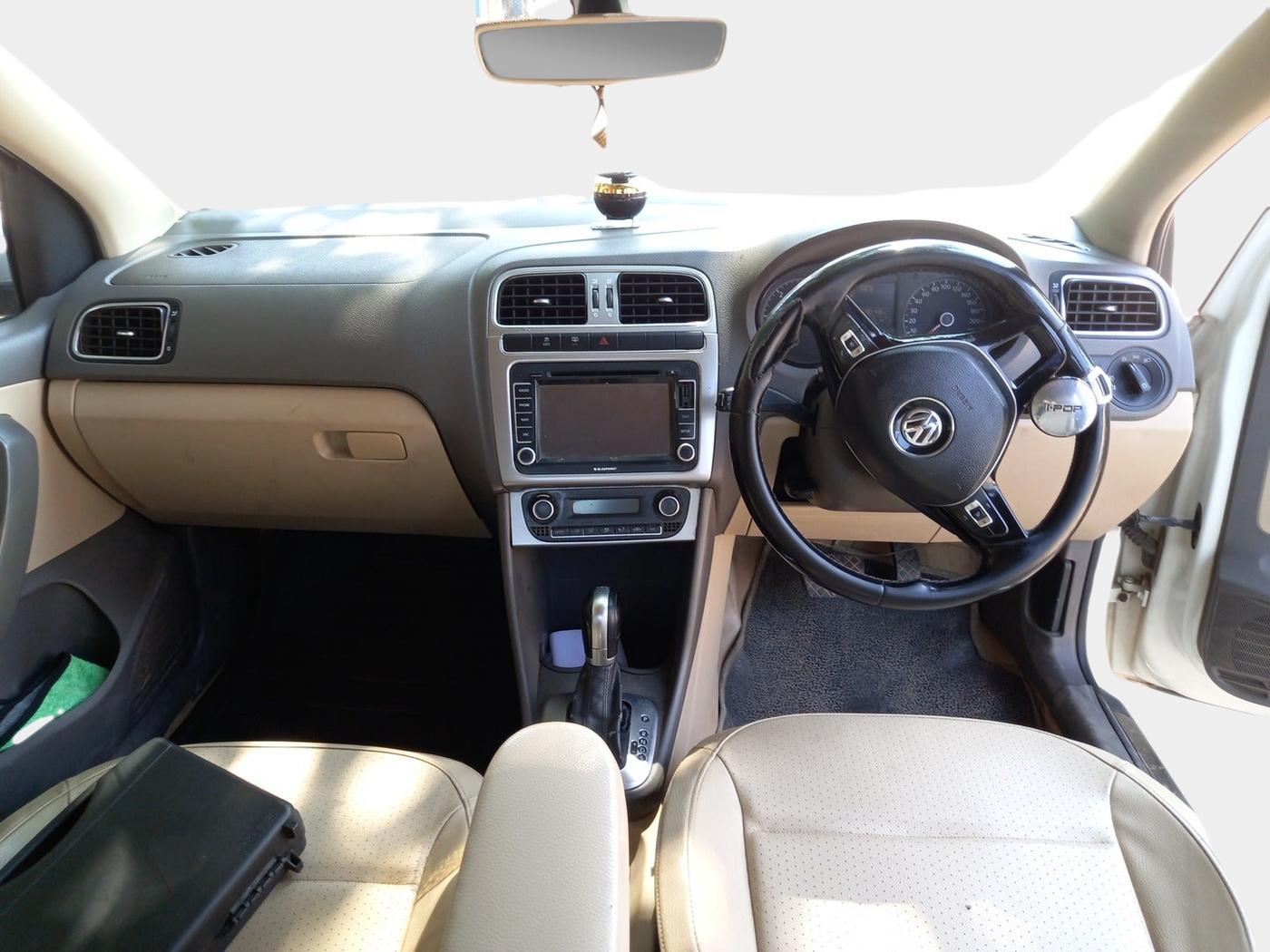2016 Volkswagen Vento HIGHLINE 1.5 AT, Diesel, Automatic, 1,90,925 km, interior