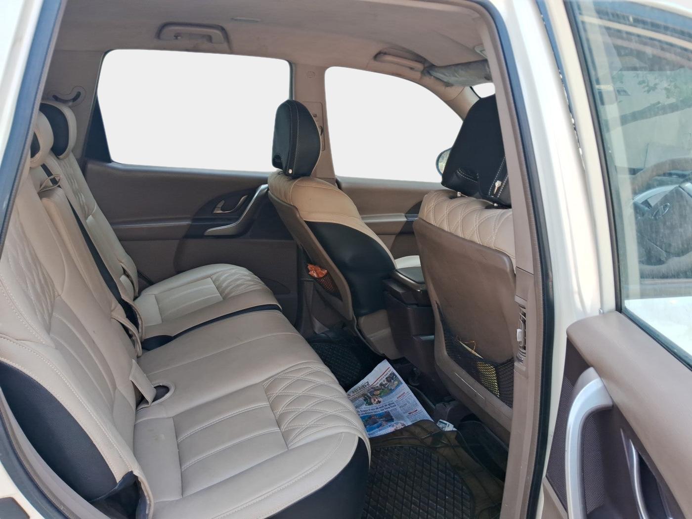 2012 Mahindra XUV500 W8, Diesel, Manual, 1,21,174 km, interior