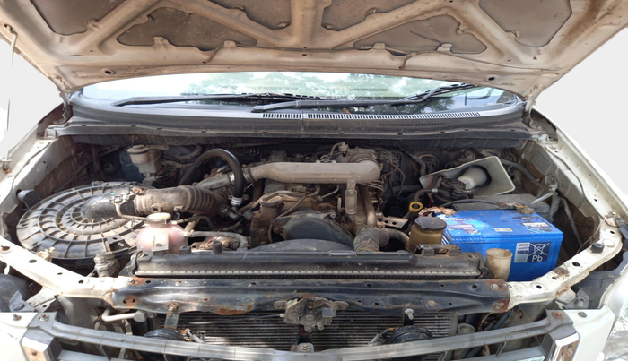 2012 Toyota Innova 2.5 G 8 STR, Diesel, Manual, 4,46,925 km, exterior