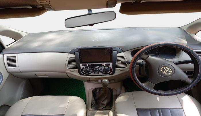 2012 Toyota Innova 2.5 G 8 STR, Diesel, Manual, 4,46,925 km, interior