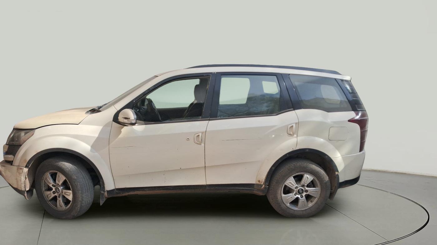 2012 Mahindra XUV500 W8, Diesel, Manual, 2,03,800 km, exterior