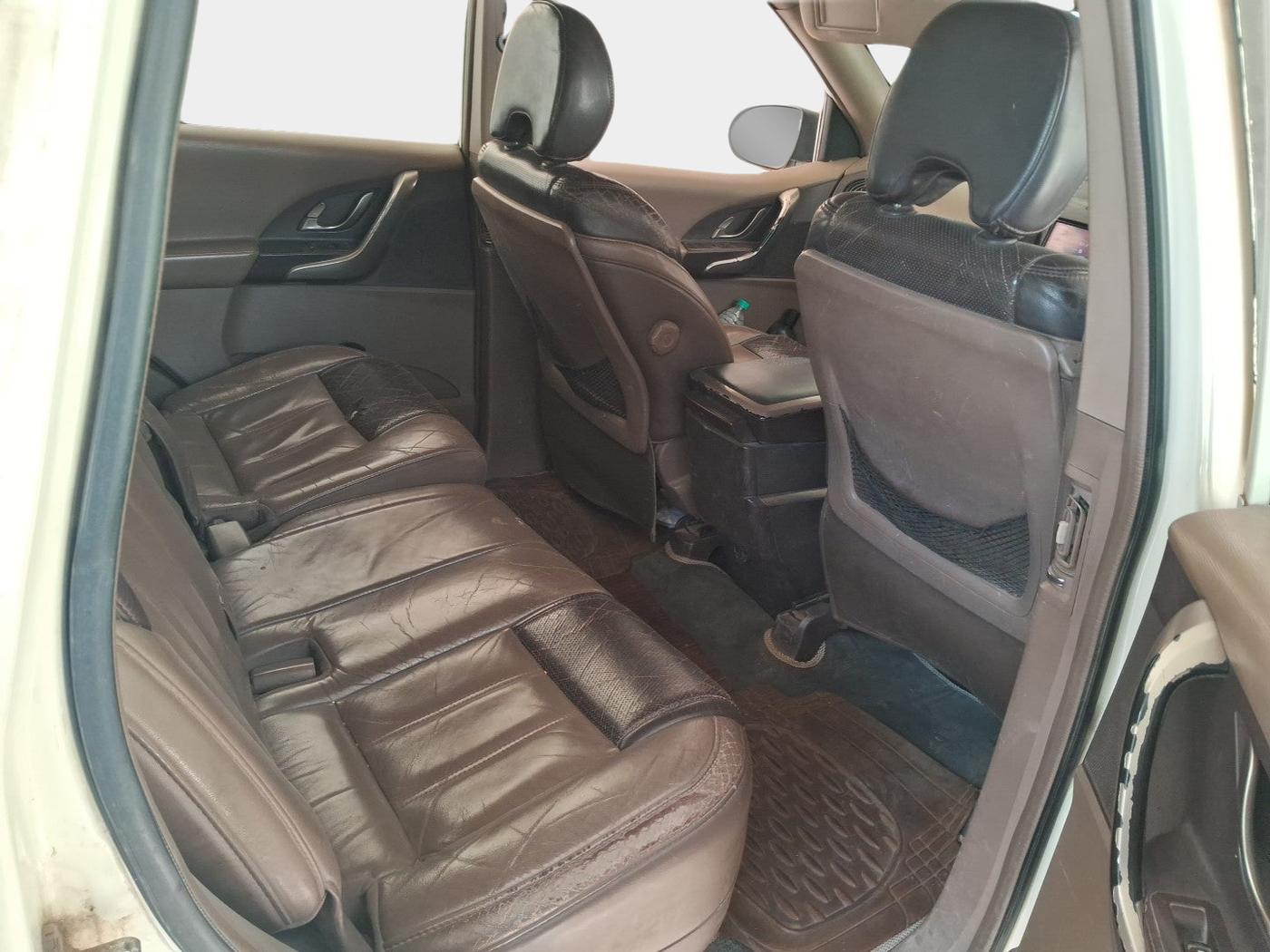 2012 Mahindra XUV500 W8, Diesel, Manual, 2,03,800 km, interior