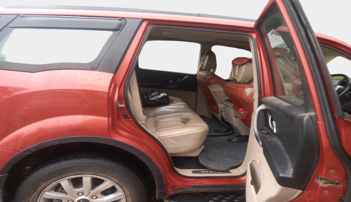2015 Mahindra XUV500 W10, Diesel, Manual, 95,346 km, interior