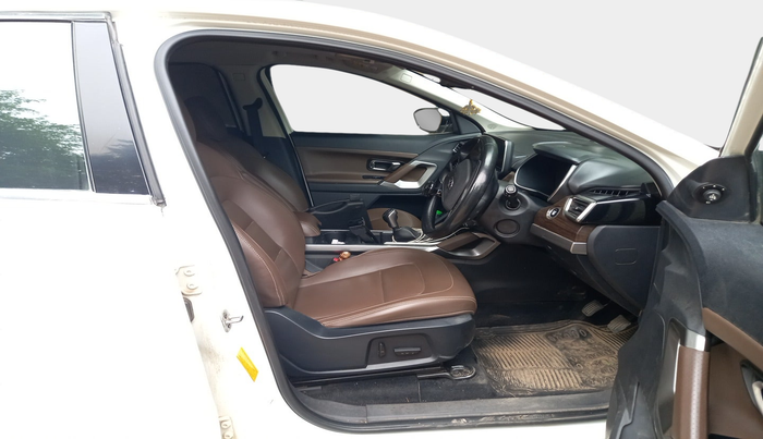 2020 Tata Harrier XZ PLUS 2.0L, Diesel, Manual, 1,24,098 km, interior