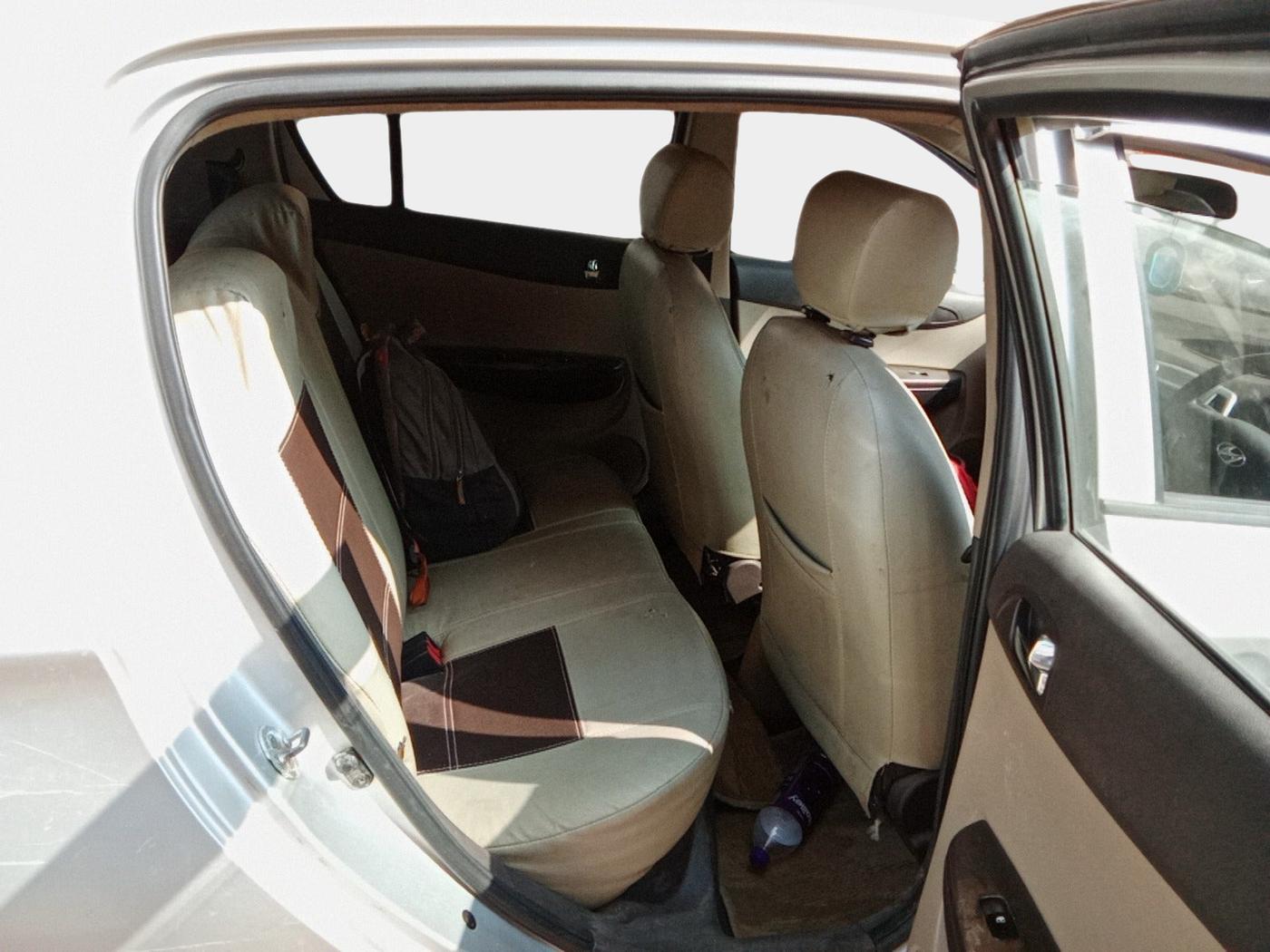 2010 Hyundai i20 MAGNA (O) 1.2, Petrol, Manual, 48,430 km, interior