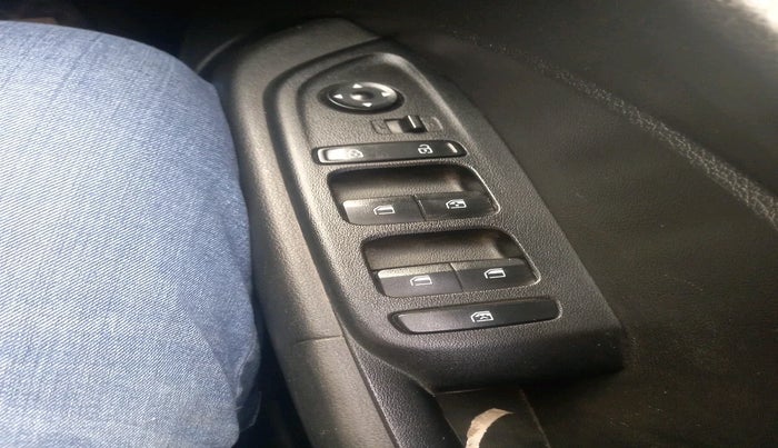 2021 Hyundai VENUE S 1.2, Petrol, Manual, 29,130 km, interior