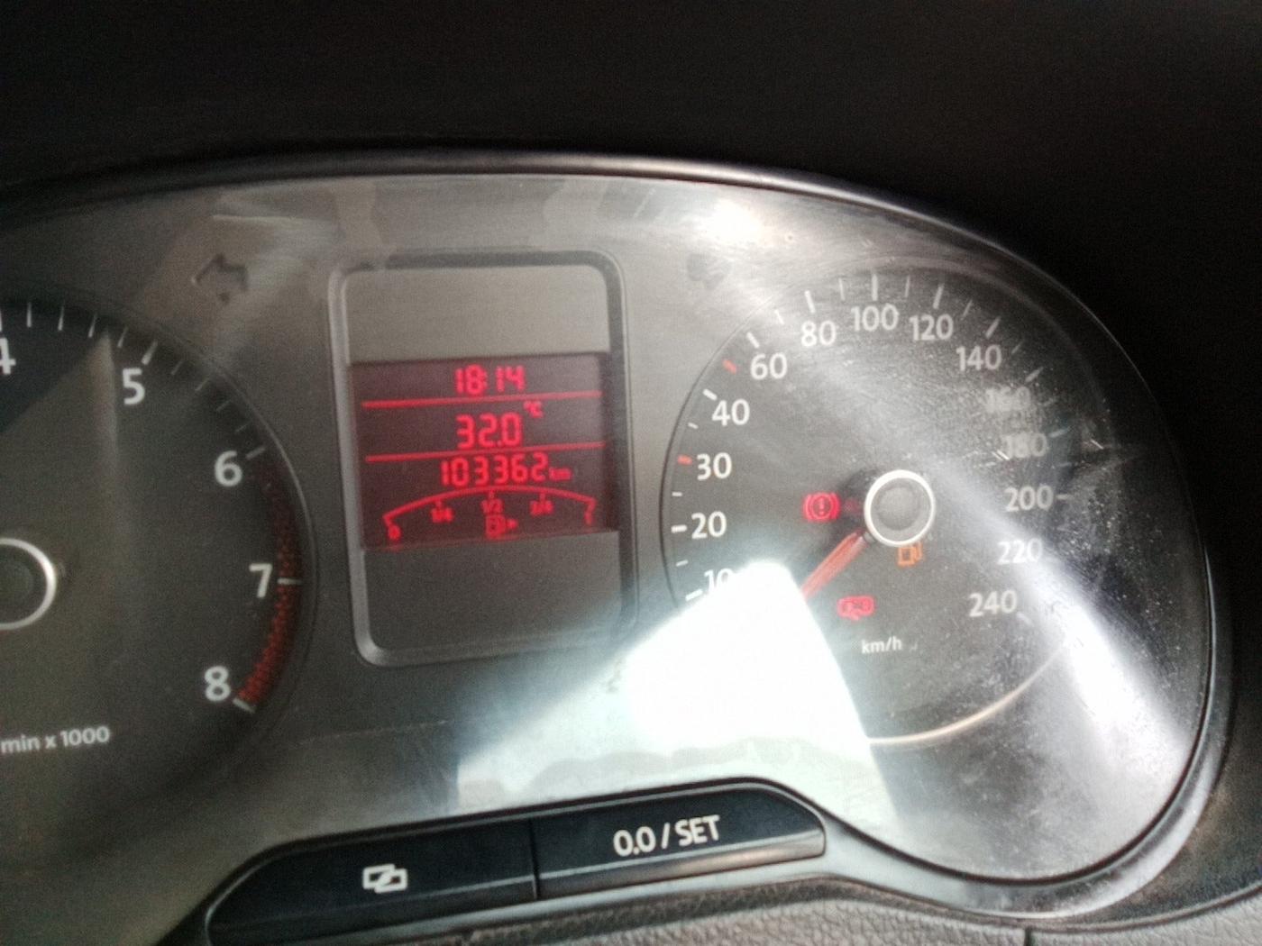 2010 Volkswagen Polo TRENDLINE 1.2L PETROL, Petrol, Manual, 1,03,362 km, interior