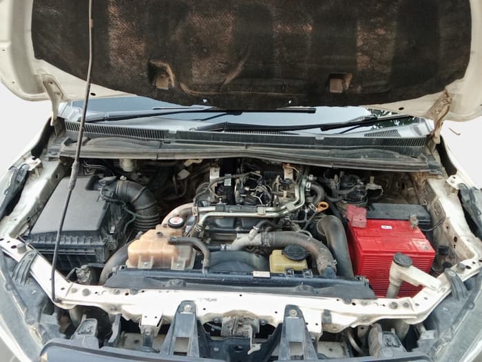 2017 Toyota Innova Crysta 2.4 G 8 STR, Diesel, Manual, 1,52,969 km, exterior