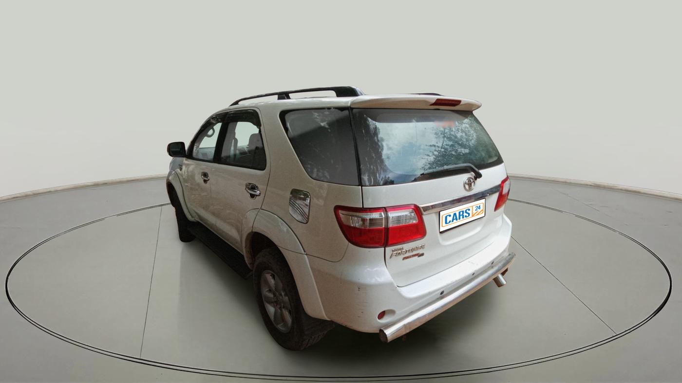 2011 Toyota Fortuner 3.0 4X4 MT, Diesel, Manual, 1,27,588 km, exterior