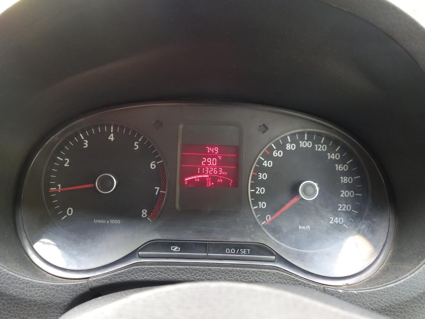 2010 Volkswagen Polo COMFORTLINE 1.2L PETROL, Petrol, Manual, 1,13,989 km, interior