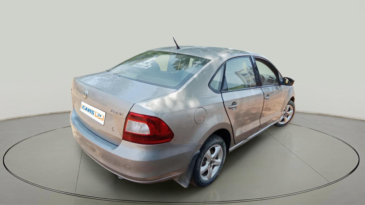 2012 Skoda Rapid ELEGANCE 1.6 TDI CR MT, Diesel, Manual, 93,683 km, exterior