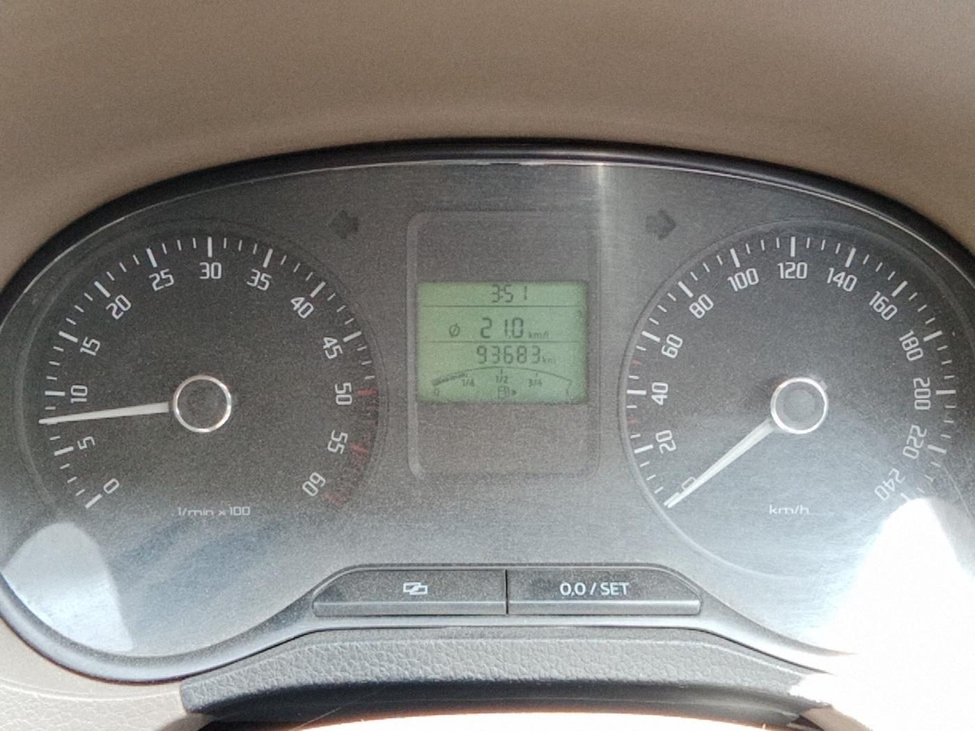 2012 Skoda Rapid ELEGANCE 1.6 TDI CR MT, Diesel, Manual, 93,683 km, interior