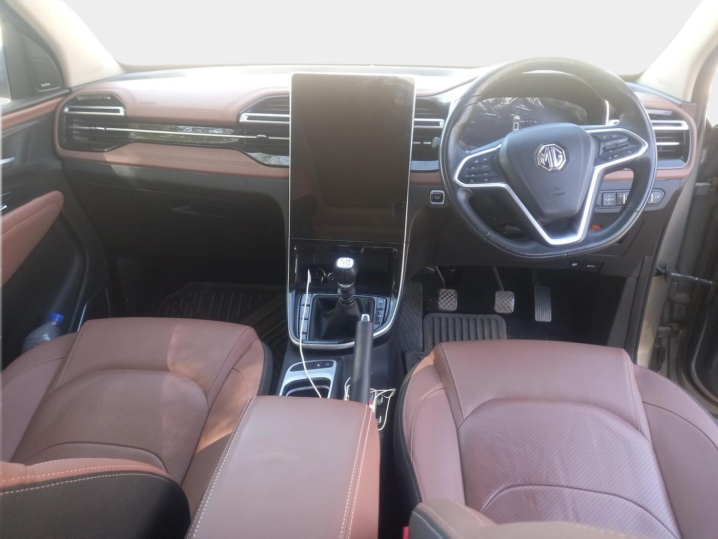 2023 MG HECTOR PLUS SHARP PRO 2.0 TURBO DIESEL 7 STR, Diesel, Manual, 41,427 km, interior