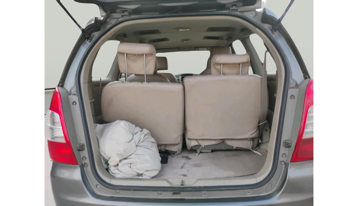 2012 Toyota Innova GX 2.5 7 STR, Diesel, Manual, 79,794 km, exterior