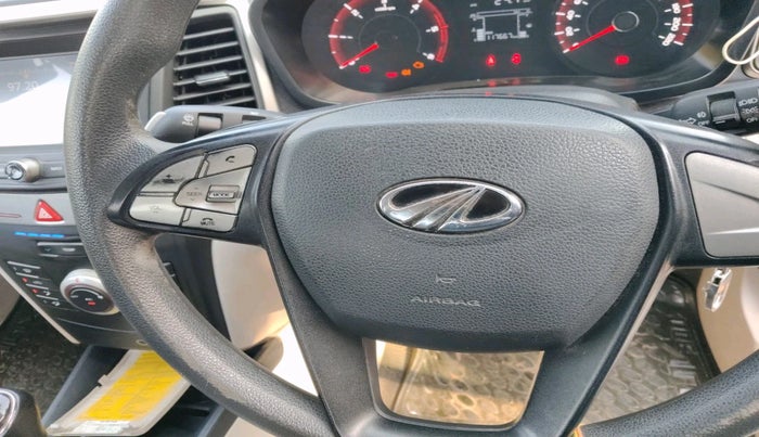 2021 Mahindra XUV300 W6 1.5 Sunroof Diesel, Diesel, Manual, 1,17,667 km, interior