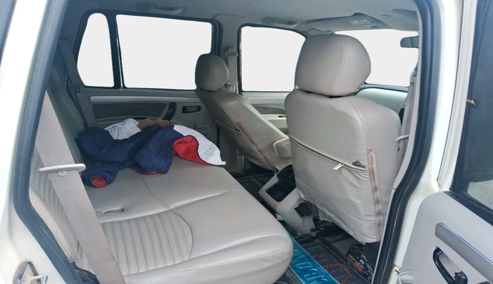 2017 Mahindra Scorpio S10 2WD INTELLI-HYBRID, Diesel, Manual, 96,137 km, interior