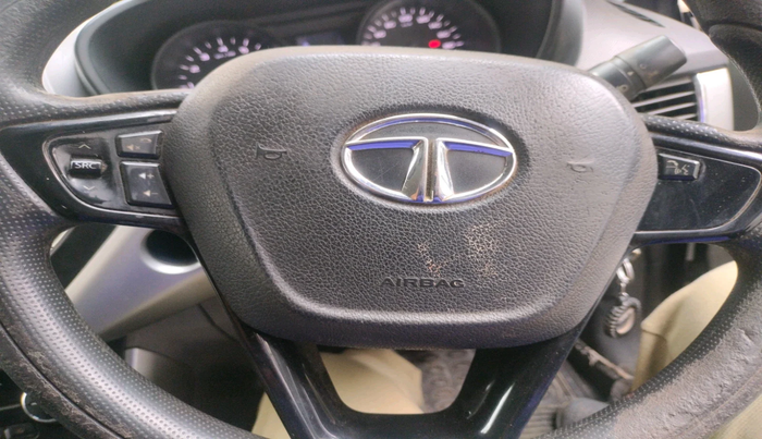 2018 Tata NEXON XT DIESEL, Diesel, Manual, 71,649 km, interior