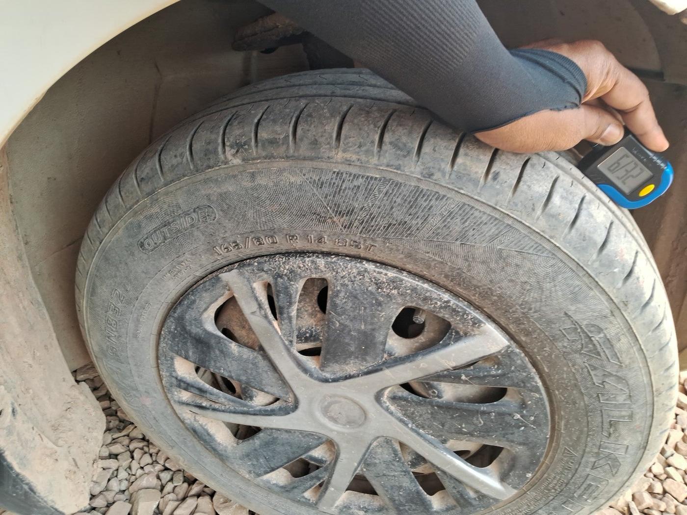2010 Maruti Swift Dzire VXI, Petrol, Manual, 92,663 km, tyre