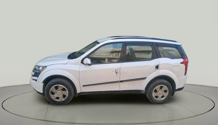 2015 Mahindra XUV500 W6, Diesel, Manual, 1,18,281 km, exterior