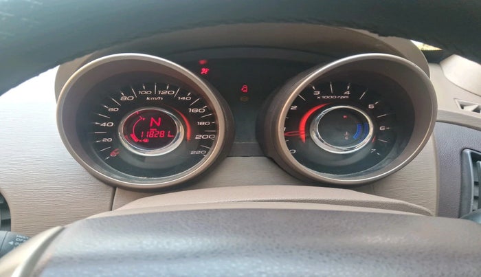 2015 Mahindra XUV500 W6, Diesel, Manual, 1,18,281 km, interior