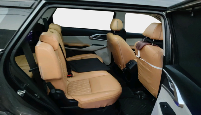 2023 KIA CARENS PRESTIGE 1.5 PETROL 7 STR, Petrol, Manual, 31,476 km, interior