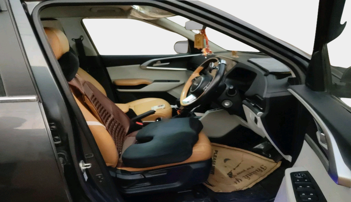 2023 KIA CARENS PRESTIGE 1.5 PETROL 7 STR, Petrol, Manual, 31,476 km, interior