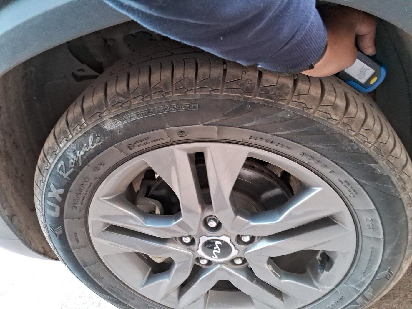 2023 KIA SELTOS  HTX 1.5 PETROL MT, Petrol, Manual, 14,600 km, tyre