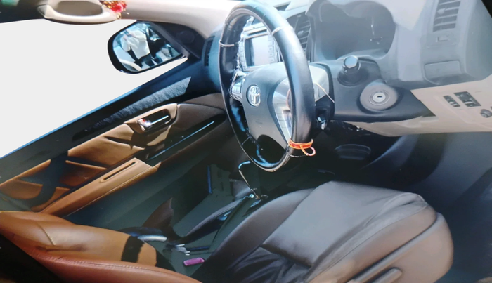 2014 Toyota Fortuner 3.0 4X2 AT, Diesel, Automatic, 79,235 km, interior