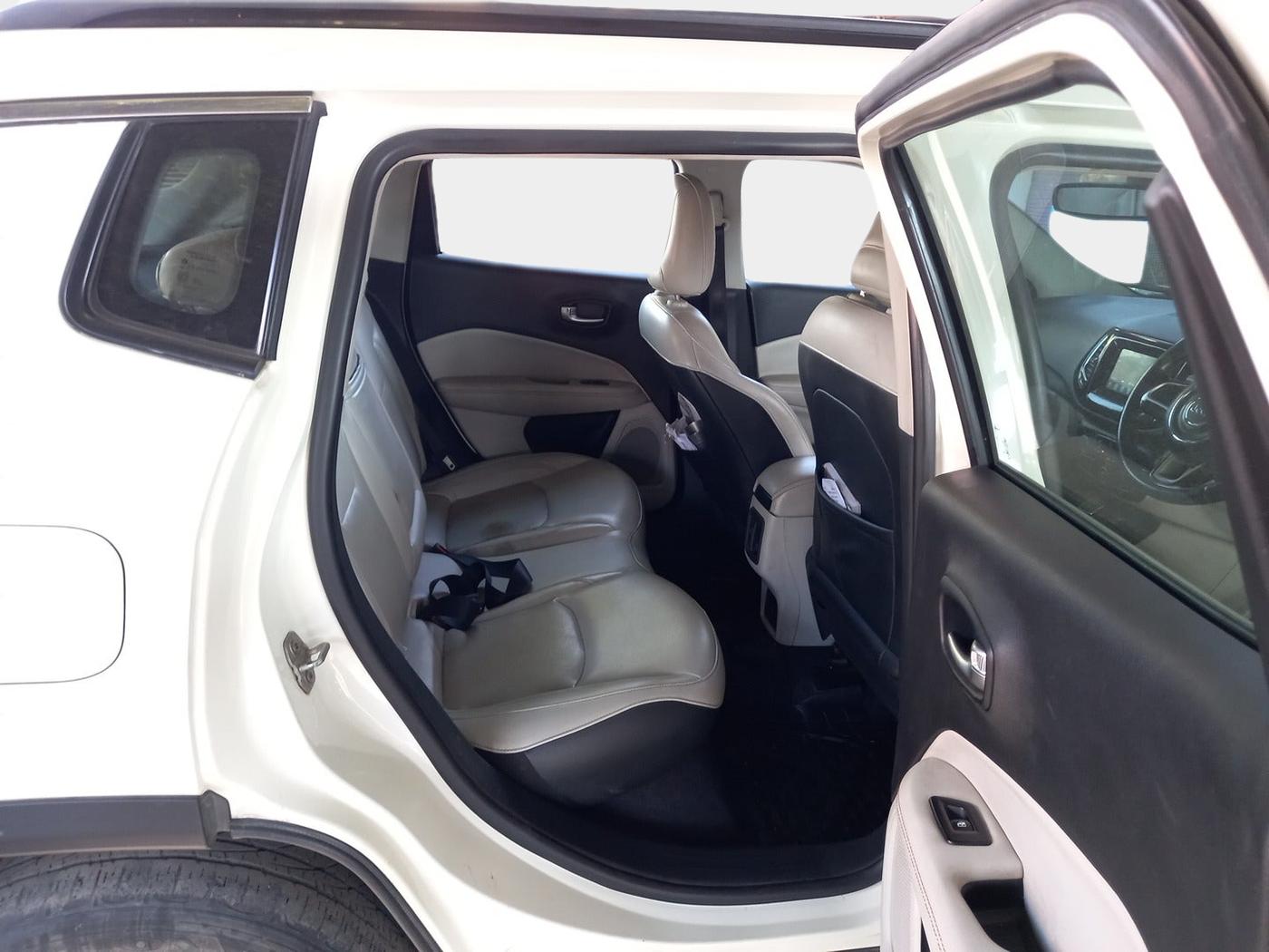 2017 Jeep Compass LIMITED 2.0 DIESEL, Diesel, Manual, 1,06,714 km, interior